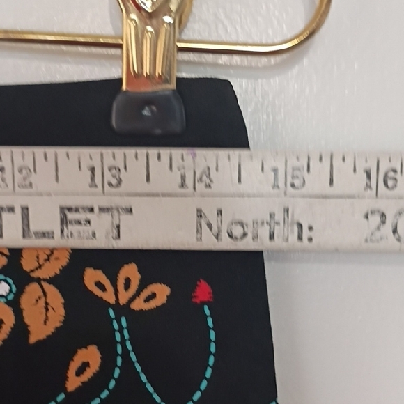 Shein Floral Embroidered Black Mini Skirt Size Medium 6 - Picture 4 of 8